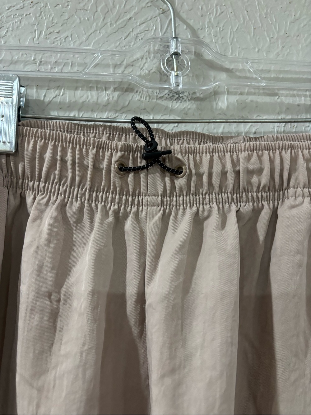 Nike Sportswear Essentials High-Rise Woven Cargo Pants in Beige Womens size M - Picture 6 of 8